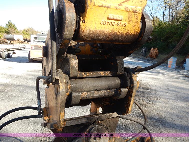 image for item L3524 2004 Hyundai Robex 200 W-7 excavator