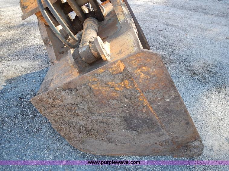 image for item L3524 2004 Hyundai Robex 200 W-7 excavator