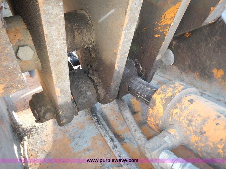 image for item L3524 2004 Hyundai Robex 200 W-7 excavator