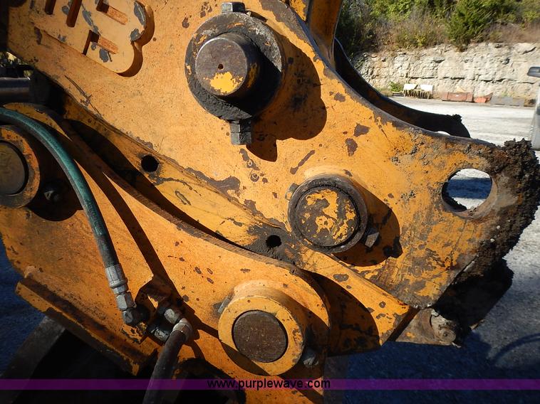 image for item L3524 2004 Hyundai Robex 200 W-7 excavator