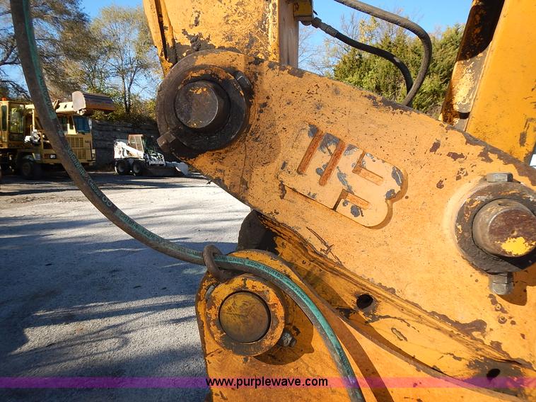 image for item L3524 2004 Hyundai Robex 200 W-7 excavator