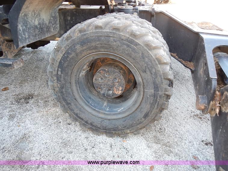 image for item L3524 2004 Hyundai Robex 200 W-7 excavator