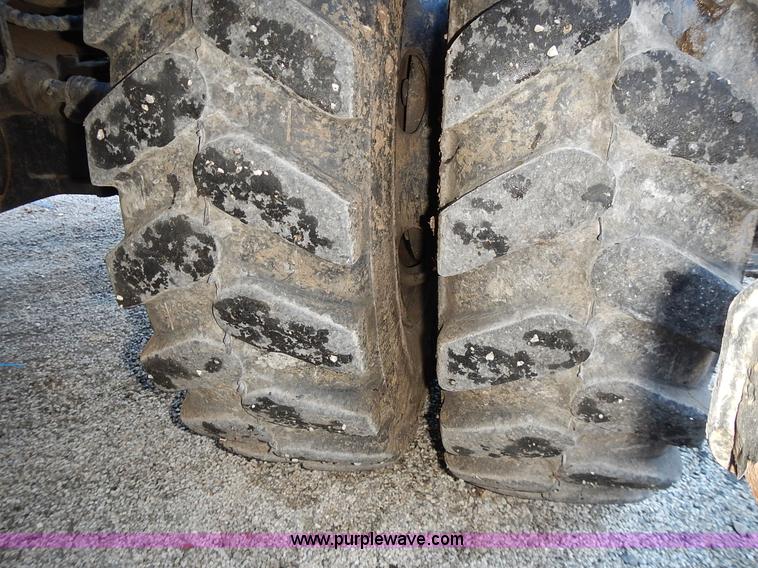 image for item L3524 2004 Hyundai Robex 200 W-7 excavator