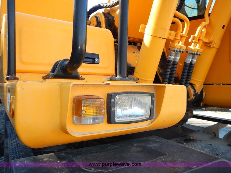 image for item L3524 2004 Hyundai Robex 200 W-7 excavator