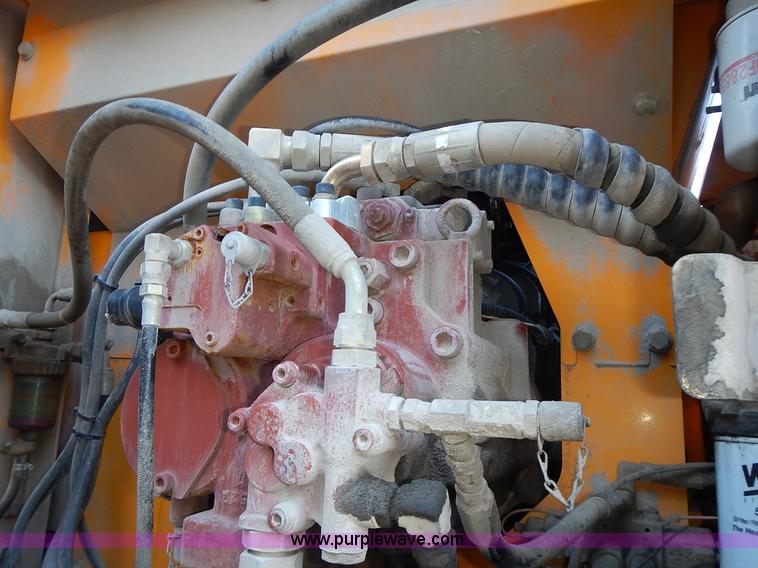 image for item L3524 2004 Hyundai Robex 200 W-7 excavator