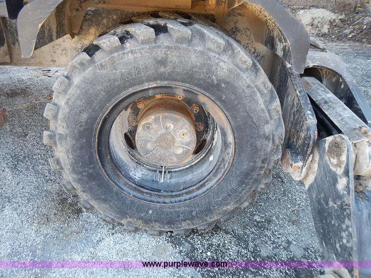 image for item L3524 2004 Hyundai Robex 200 W-7 excavator