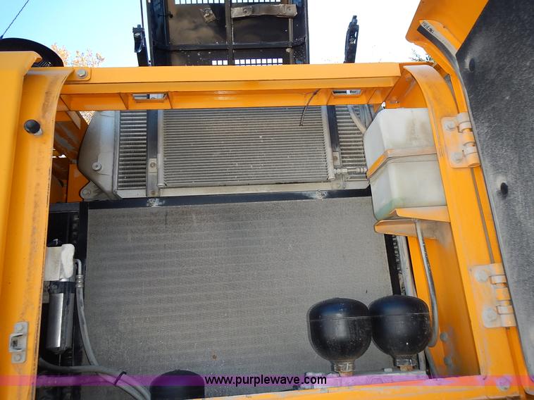 image for item L3524 2004 Hyundai Robex 200 W-7 excavator