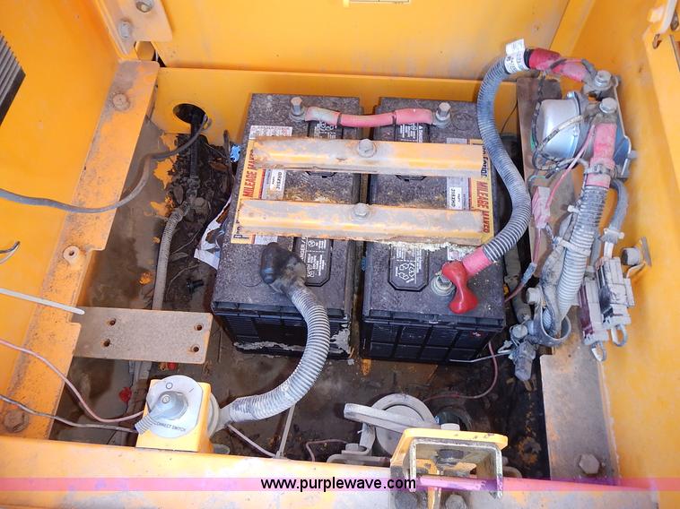 image for item L3524 2004 Hyundai Robex 200 W-7 excavator