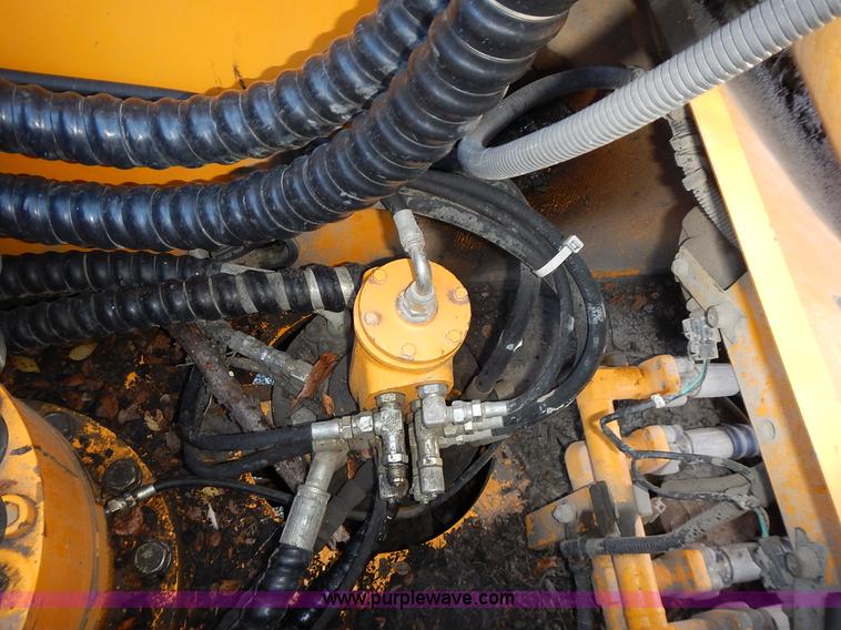 image for item L3524 2004 Hyundai Robex 200 W-7 excavator