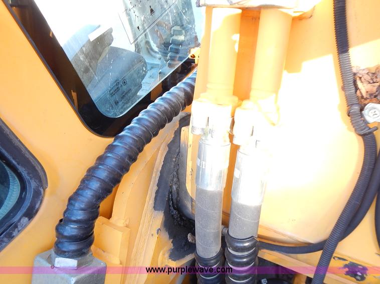 image for item L3524 2004 Hyundai Robex 200 W-7 excavator