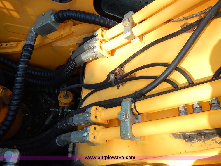 image for item L3524 2004 Hyundai Robex 200 W-7 excavator