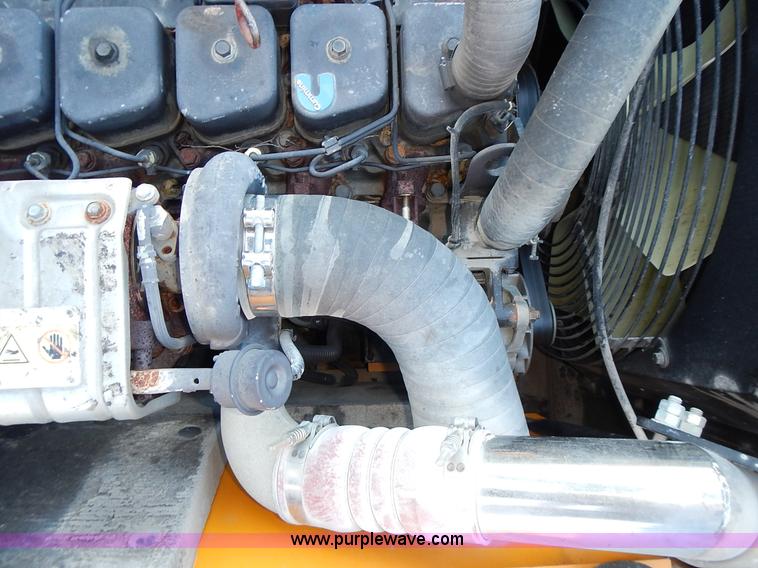 image for item L3524 2004 Hyundai Robex 200 W-7 excavator