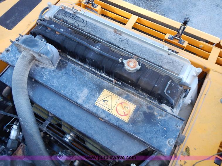 image for item L3524 2004 Hyundai Robex 200 W-7 excavator