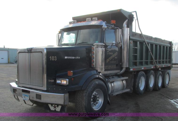 image for item L3891 2001 Western Star 496SX dump truck