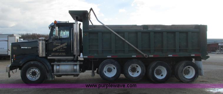 image for item L3891 2001 Western Star 496SX dump truck