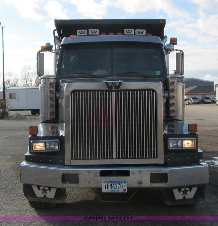 image for item L3891 2001 Western Star 496SX dump truck
