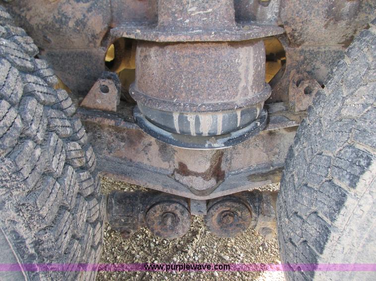 image for item L3891 2001 Western Star 496SX dump truck