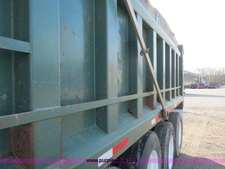 image for item L3891 2001 Western Star 496SX dump truck