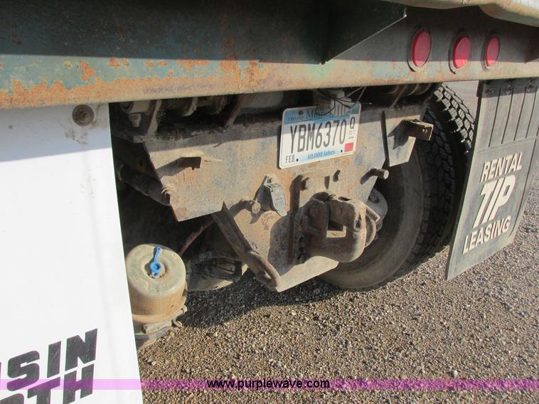 image for item L3891 2001 Western Star 496SX dump truck