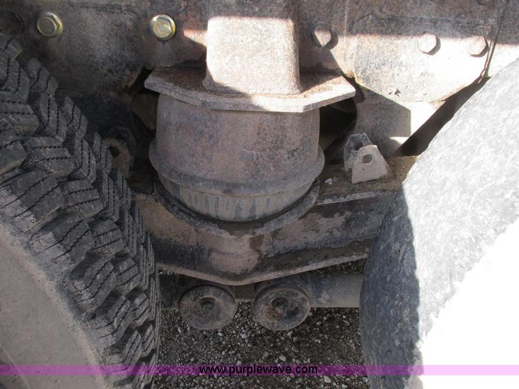 image for item L3891 2001 Western Star 496SX dump truck