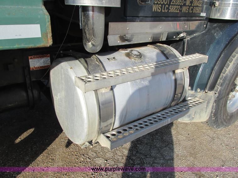 image for item L3891 2001 Western Star 496SX dump truck