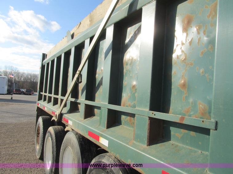 image for item L3891 2001 Western Star 496SX dump truck