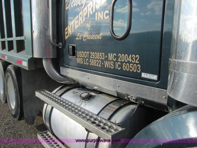 image for item L3891 2001 Western Star 496SX dump truck