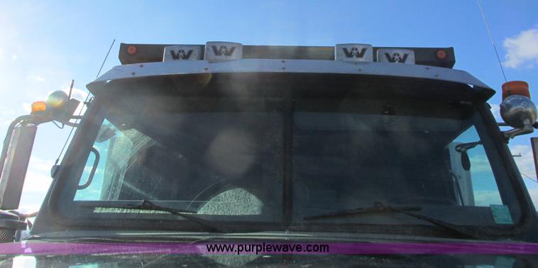 image for item L3891 2001 Western Star 496SX dump truck