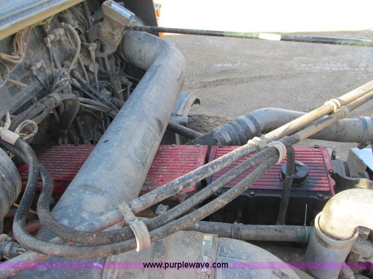 image for item L3891 2001 Western Star 496SX dump truck