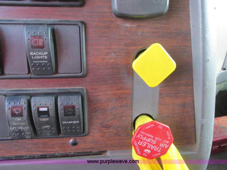 image for item L3891 2001 Western Star 496SX dump truck