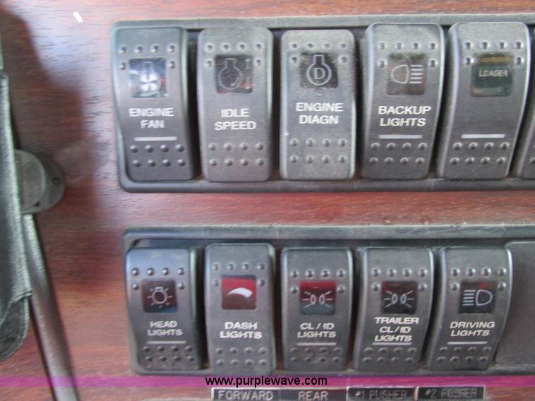 image for item L3891 2001 Western Star 496SX dump truck