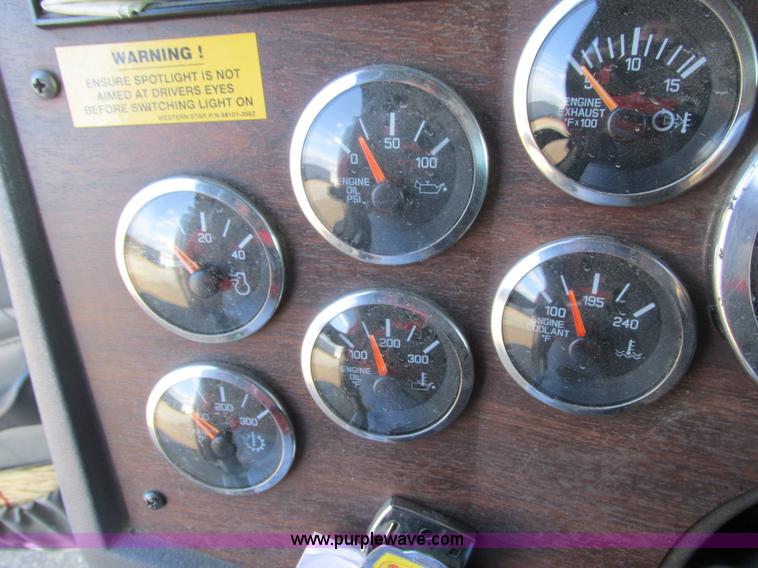 image for item L3891 2001 Western Star 496SX dump truck