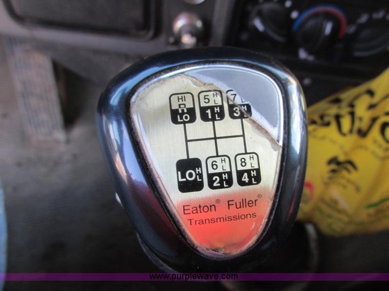 image for item L3891 2001 Western Star 496SX dump truck