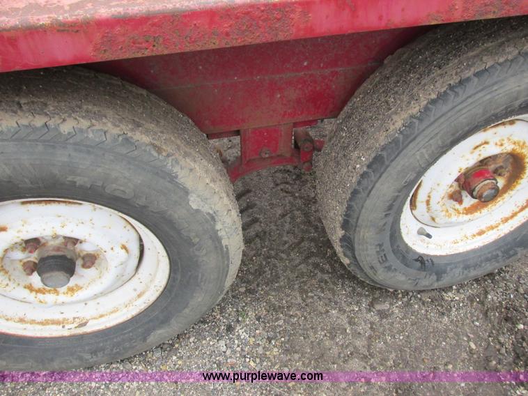 image for item L3893 1985 Haulmark equipment trailer