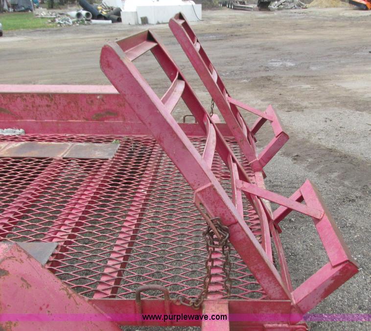 image for item L3893 1985 Haulmark equipment trailer