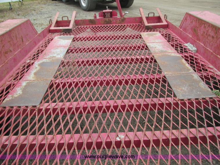 image for item L3893 1985 Haulmark equipment trailer