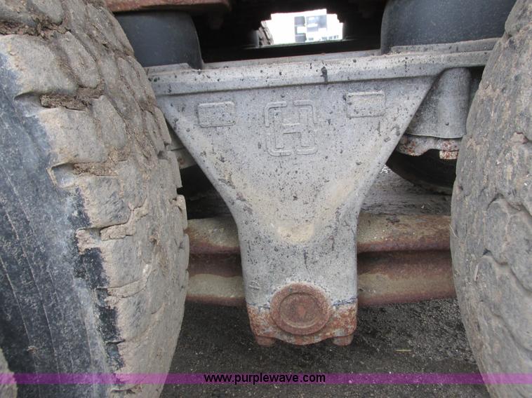 image for item L3895 1995 Ford LT8000 dump truck