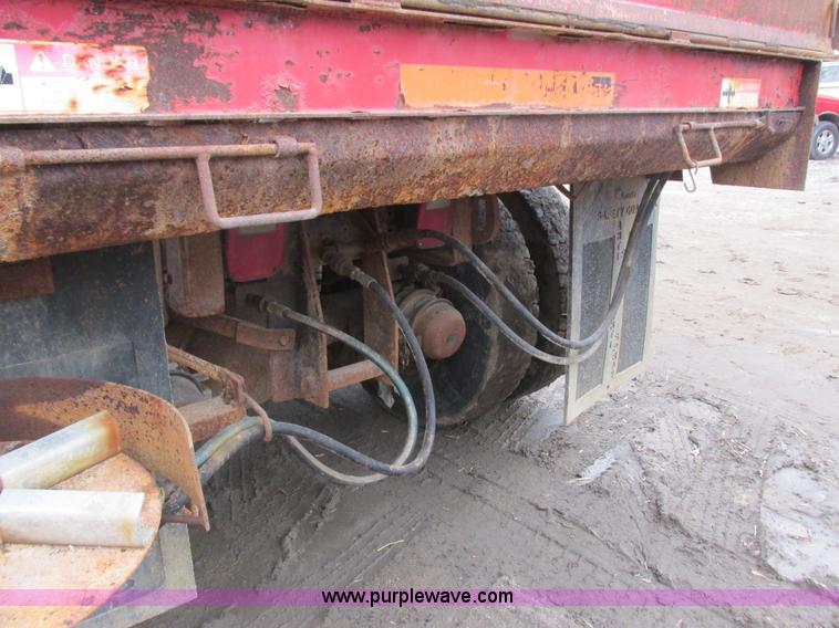 image for item L3895 1995 Ford LT8000 dump truck