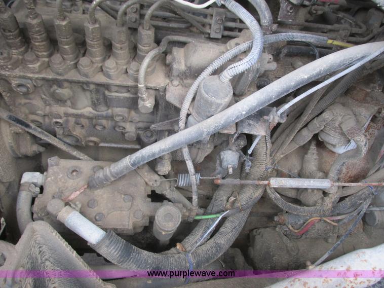 image for item L3895 1995 Ford LT8000 dump truck