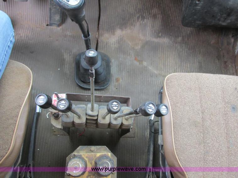 image for item L3895 1995 Ford LT8000 dump truck