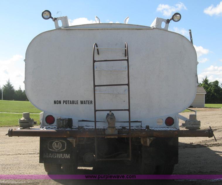 image for item L6315 1989 Freightliner FLD tank truck