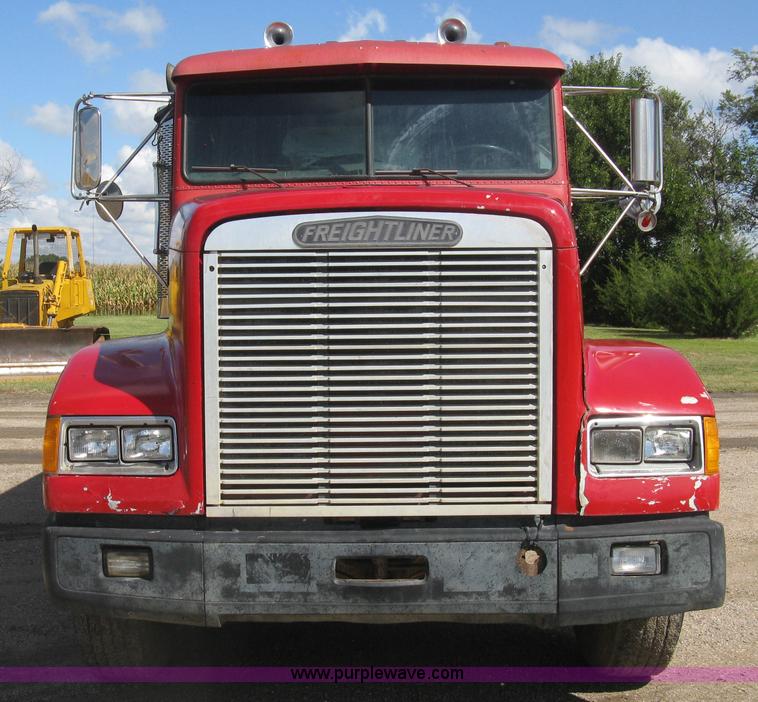 image for item L6315 1989 Freightliner FLD tank truck
