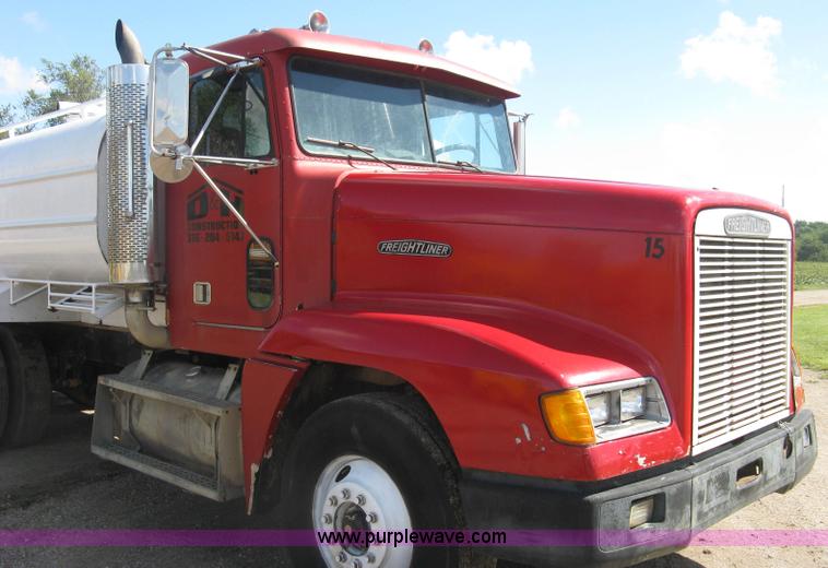 image for item L6315 1989 Freightliner FLD tank truck