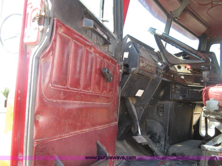 image for item L6315 1989 Freightliner FLD tank truck