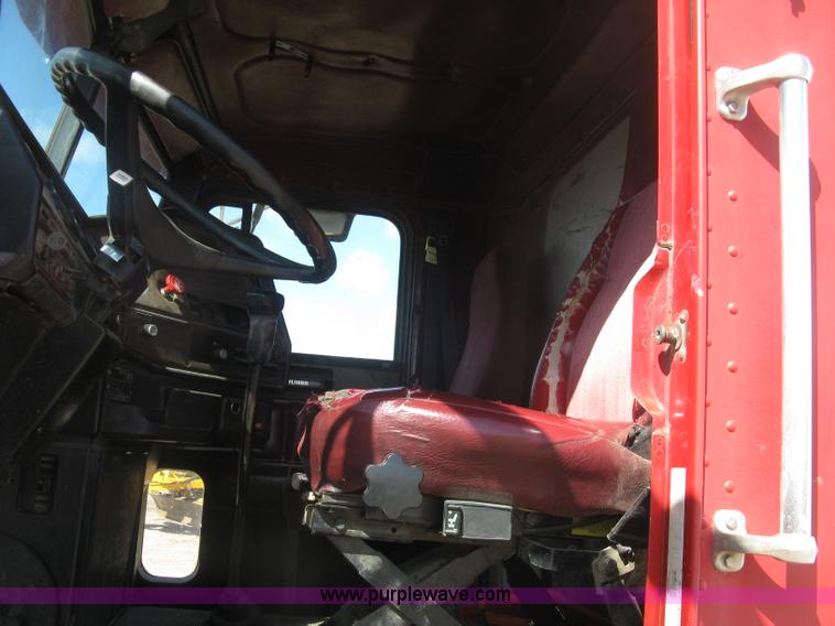 image for item L6315 1989 Freightliner FLD tank truck