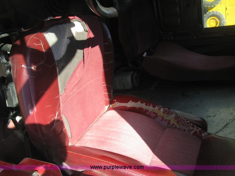 image for item L6315 1989 Freightliner FLD tank truck