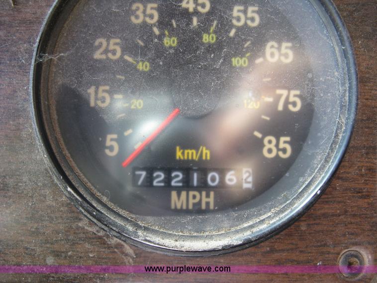 image for item L6315 1989 Freightliner FLD tank truck