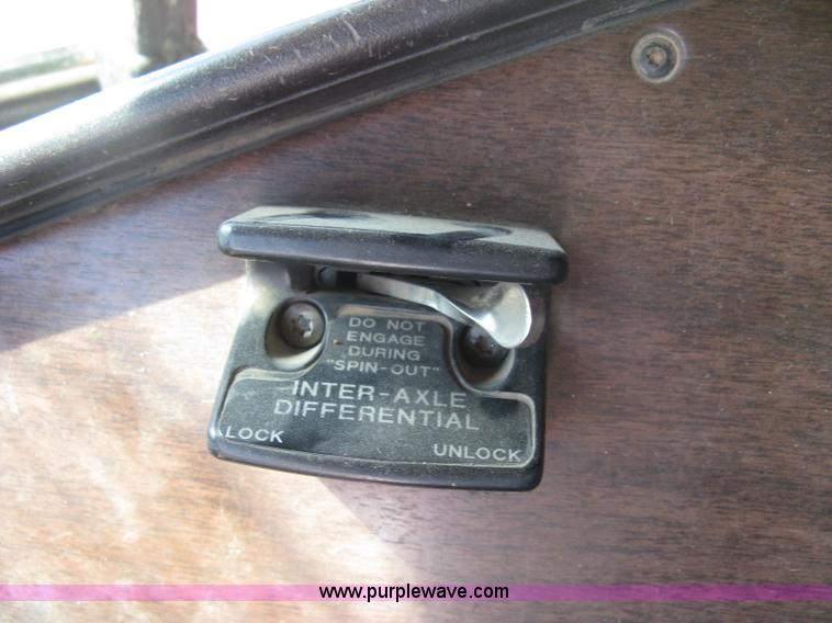 image for item L6315 1989 Freightliner FLD tank truck