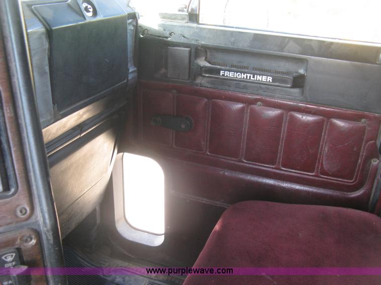 image for item L6315 1989 Freightliner FLD tank truck