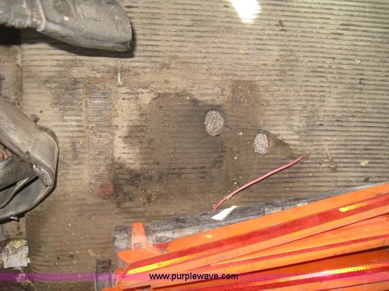 image for item L6315 1989 Freightliner FLD tank truck